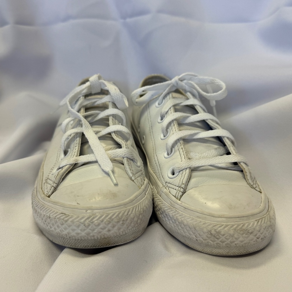 Converse Chuck Taylor All Star Low Top Sneaker White Leather Size 6 - Picture 2 of 10